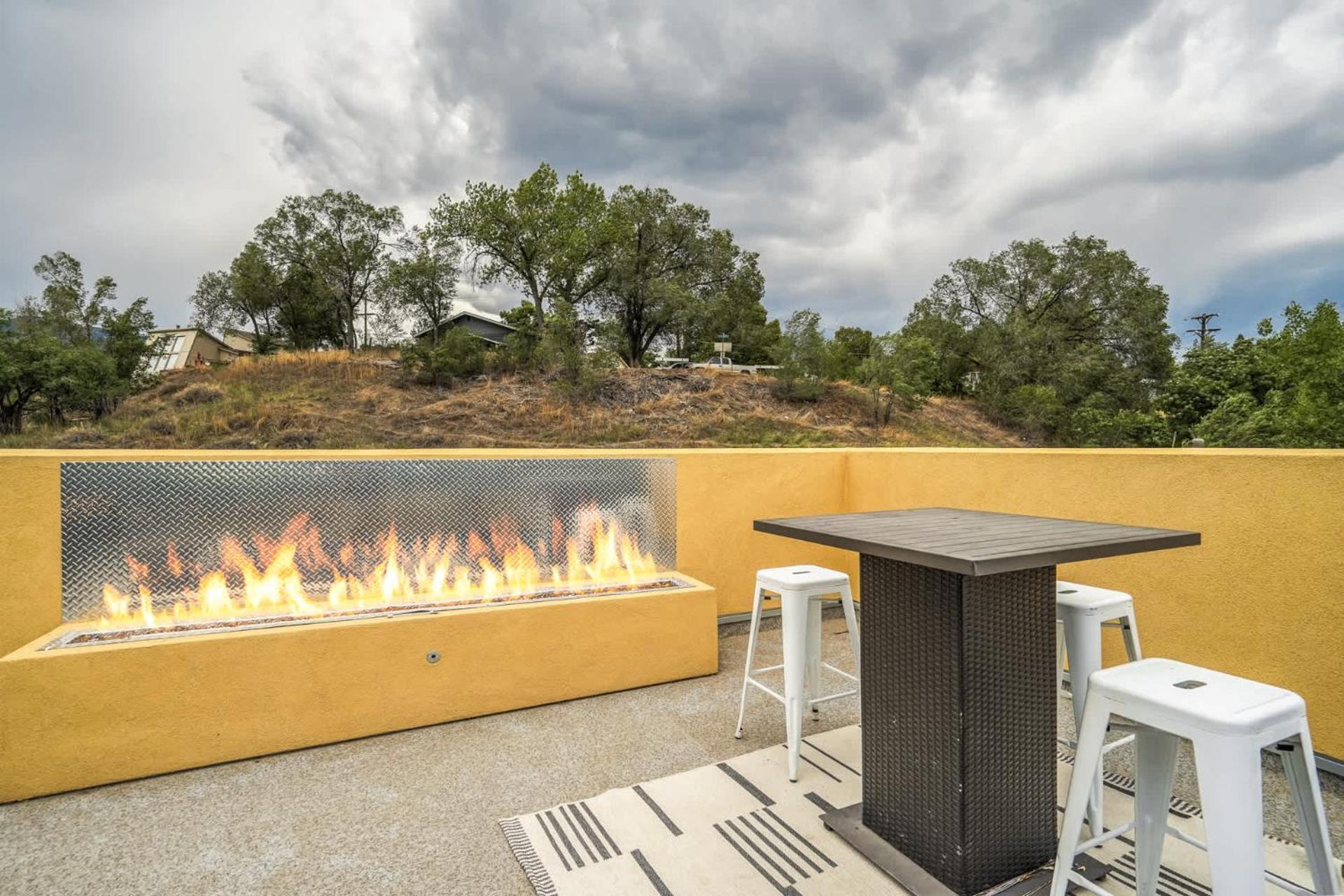 The Chestnut Downtown Rooftop Deck W Firepit Villa Colorado Springs Exterior photo